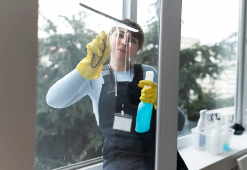 Nettoyage de vitres intérieures et extérieures à Calavanté